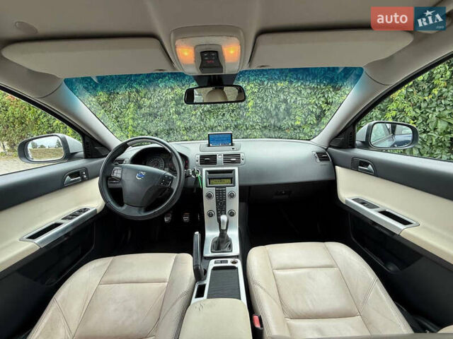 Синій Вольво V50, об'ємом двигуна 1.6 л та пробігом 227 тис. км за 7999 $, фото 4 на Automoto.ua