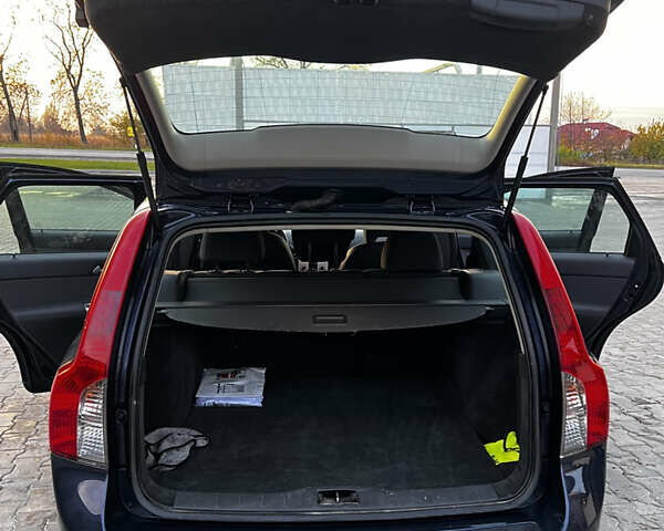 Синий Вольво В50, объемом двигателя 1.6 л и пробегом 211 тыс. км за 8500 $, фото 10 на Automoto.ua