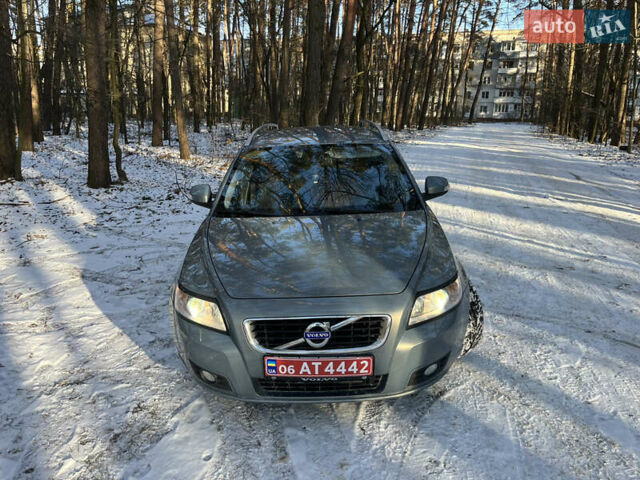 Синий Вольво В50, объемом двигателя 1.6 л и пробегом 220 тыс. км за 8450 $, фото 16 на Automoto.ua