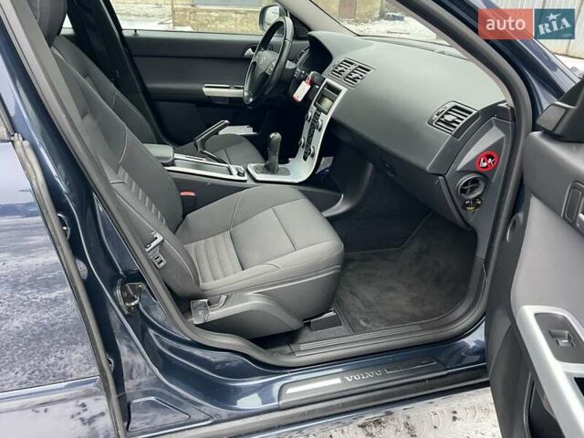 Синий Вольво В50, объемом двигателя 1.6 л и пробегом 195 тыс. км за 7990 $, фото 36 на Automoto.ua