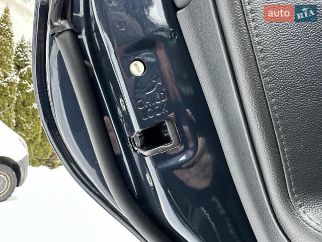 Синий Вольво В50, объемом двигателя 1.6 л и пробегом 263 тыс. км за 9150 $, фото 80 на Automoto.ua