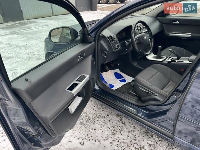 Синий Вольво В50, объемом двигателя 1.6 л и пробегом 195 тыс. км за 7990 $, фото 21 на Automoto.ua