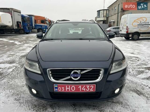 Синий Вольво В50, объемом двигателя 1.6 л и пробегом 195 тыс. км за 7990 $, фото 3 на Automoto.ua
