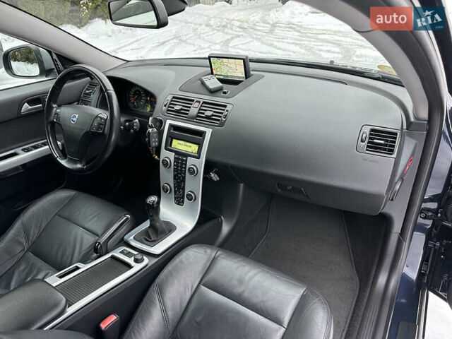 Синий Вольво В50, объемом двигателя 1.6 л и пробегом 263 тыс. км за 9150 $, фото 95 на Automoto.ua