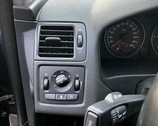 Синий Вольво В50, объемом двигателя 1.6 л и пробегом 211 тыс. км за 8500 $, фото 13 на Automoto.ua