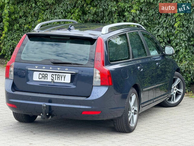Синий Вольво В50, объемом двигателя 1.6 л и пробегом 227 тыс. км за 8600 $, фото 3 на Automoto.ua