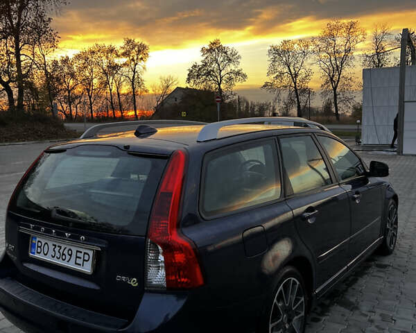 Синий Вольво В50, объемом двигателя 1.6 л и пробегом 211 тыс. км за 8500 $, фото 3 на Automoto.ua