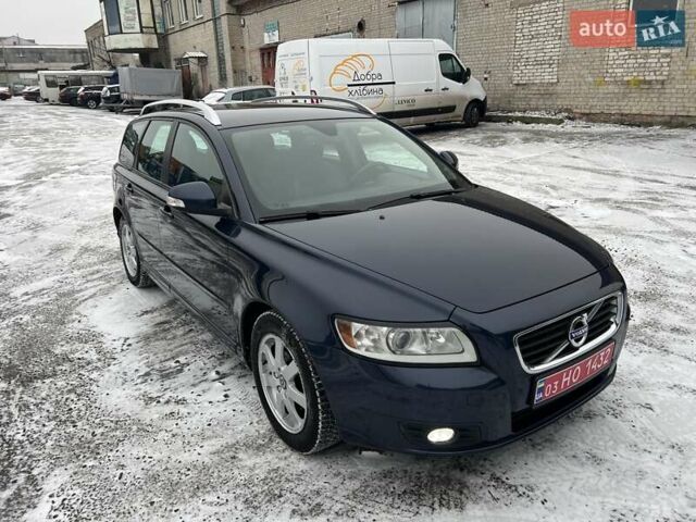 Синий Вольво В50, объемом двигателя 1.6 л и пробегом 195 тыс. км за 7990 $, фото 2 на Automoto.ua