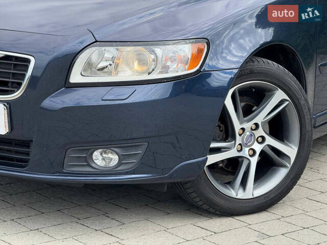 Синій Вольво V50, об'ємом двигуна 1.6 л та пробігом 227 тис. км за 7999 $, фото 8 на Automoto.ua