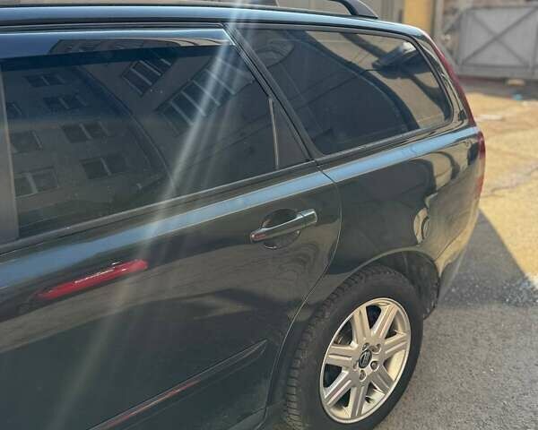 Зелений Вольво V50, об'ємом двигуна 1.6 л та пробігом 327 тис. км за 5000 $, фото 6 на Automoto.ua