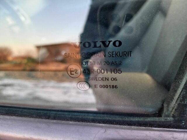 Зеленый Вольво В50, объемом двигателя 2.4 л и пробегом 332 тыс. км за 6000 $, фото 15 на Automoto.ua