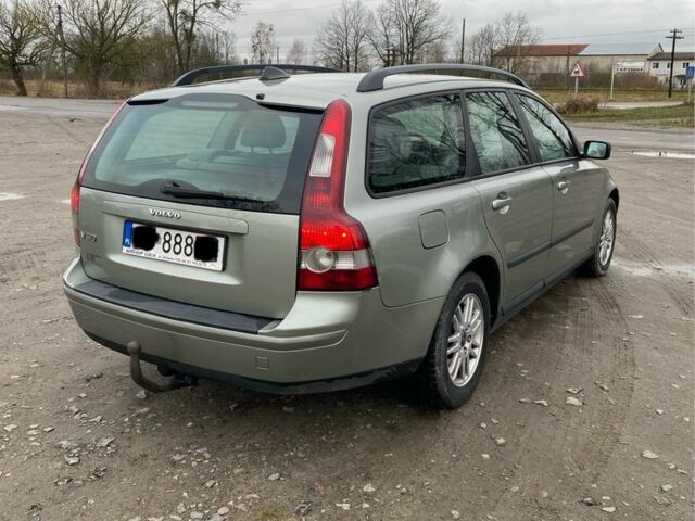 Зеленый Вольво В50, объемом двигателя 1.6 л и пробегом 325 тыс. км за 2400 $, фото 4 на Automoto.ua