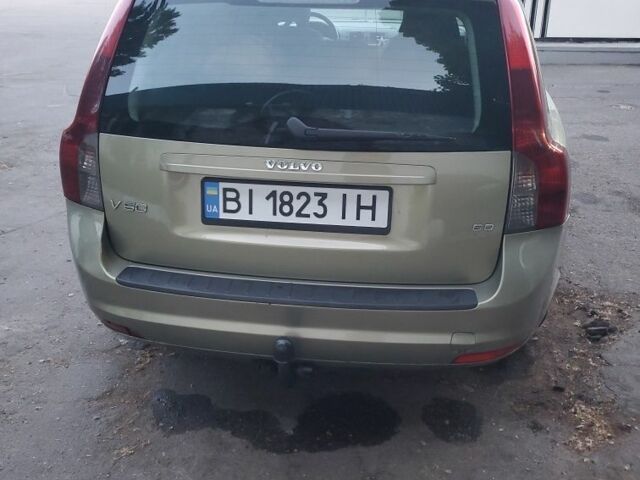 Зелений Вольво V50, об'ємом двигуна 1.6 л та пробігом 253 тис. км за 6099 $, фото 2 на Automoto.ua