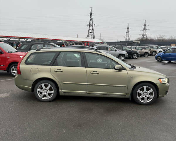 Зелений Вольво V50, об'ємом двигуна 1.6 л та пробігом 280 тис. км за 6500 $, фото 11 на Automoto.ua