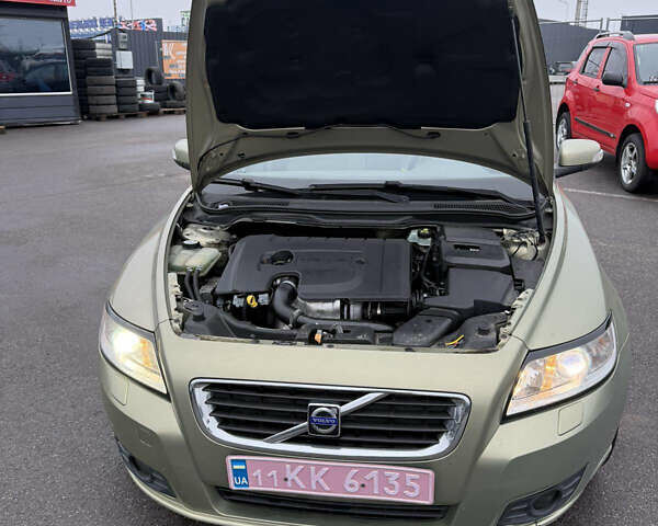 Зелений Вольво V50, об'ємом двигуна 1.6 л та пробігом 280 тис. км за 6500 $, фото 1 на Automoto.ua