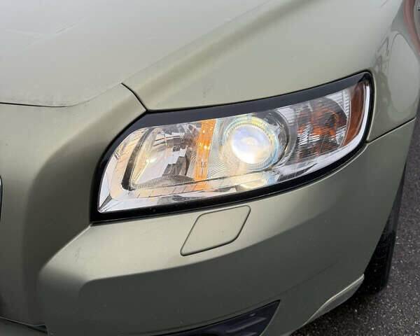Зелений Вольво V50, об'ємом двигуна 1.6 л та пробігом 280 тис. км за 6500 $, фото 6 на Automoto.ua