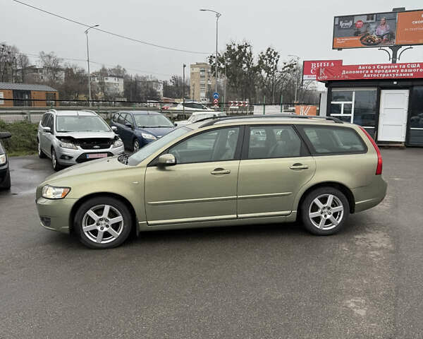 Зелений Вольво V50, об'ємом двигуна 1.6 л та пробігом 280 тис. км за 6500 $, фото 5 на Automoto.ua