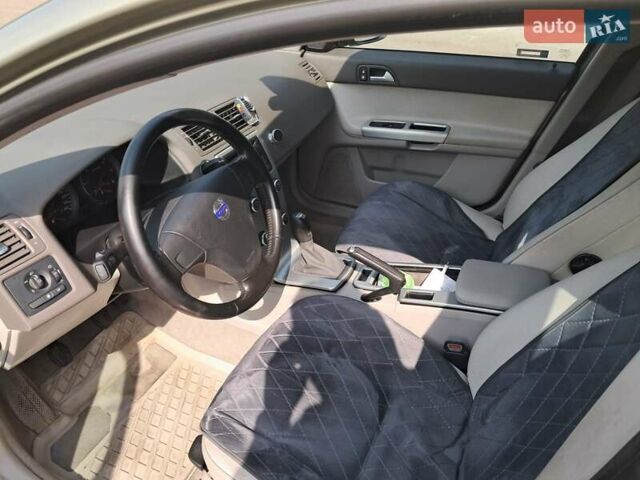 Зеленый Вольво В50, объемом двигателя 2 л и пробегом 228 тыс. км за 6700 $, фото 6 на Automoto.ua