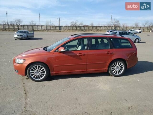 Оранжевый Вольво В50, объемом двигателя 2 л и пробегом 345 тыс. км за 8400 $, фото 4 на Automoto.ua