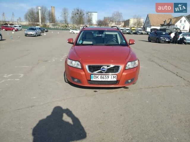 Оранжевый Вольво В50, объемом двигателя 2 л и пробегом 345 тыс. км за 8400 $, фото 6 на Automoto.ua