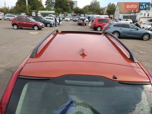 Оранжевый Вольво В50, объемом двигателя 2 л и пробегом 345 тыс. км за 8400 $, фото 10 на Automoto.ua