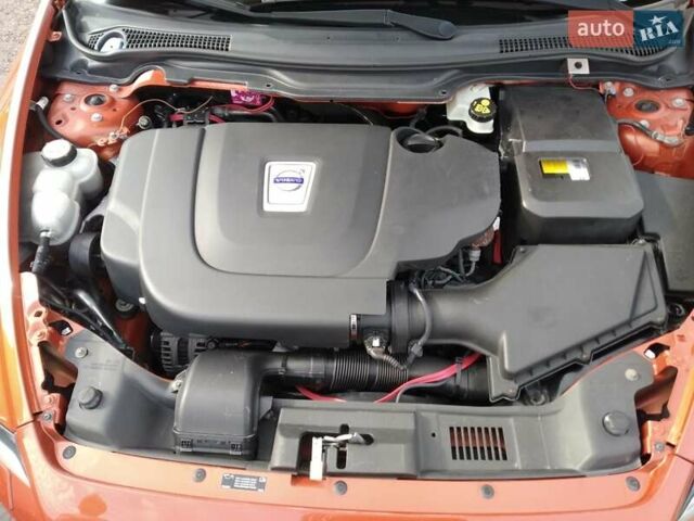 Оранжевый Вольво В50, объемом двигателя 2 л и пробегом 345 тыс. км за 8400 $, фото 34 на Automoto.ua