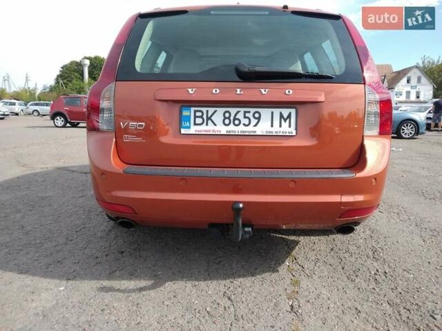 Оранжевый Вольво В50, объемом двигателя 2 л и пробегом 345 тыс. км за 8400 $, фото 11 на Automoto.ua