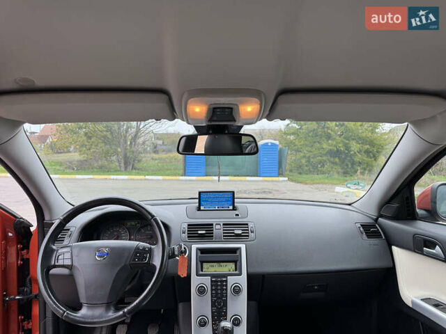 Оранжевый Вольво В50, объемом двигателя 1.6 л и пробегом 165 тыс. км за 8900 $, фото 15 на Automoto.ua