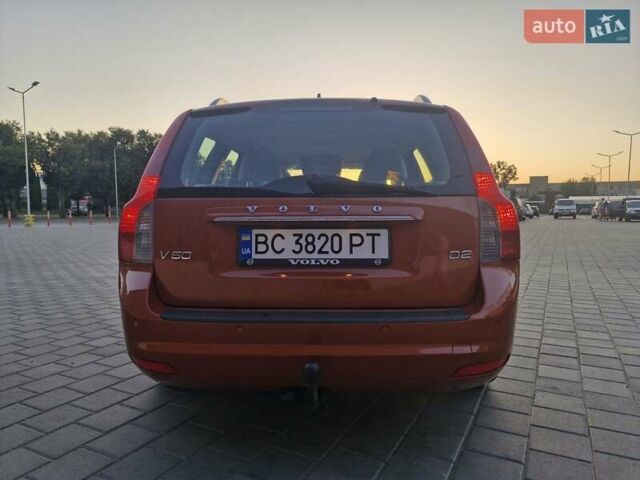 Помаранчевий Вольво V50, об'ємом двигуна 1.56 л та пробігом 217 тис. км за 8250 $, фото 14 на Automoto.ua