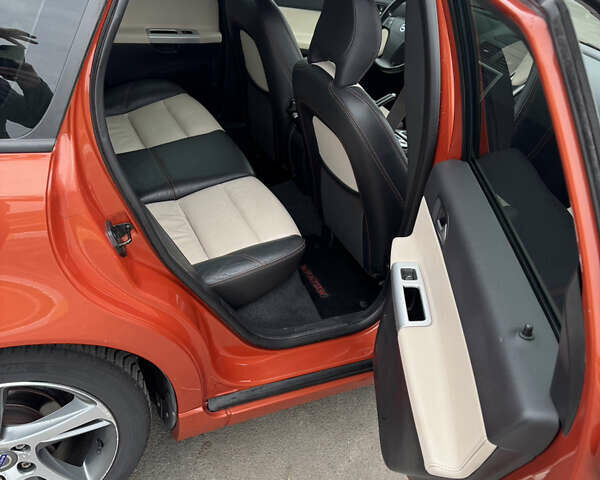 Оранжевый Вольво В50, объемом двигателя 1.6 л и пробегом 165 тыс. км за 8900 $, фото 22 на Automoto.ua