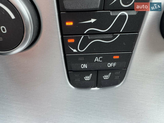 Оранжевый Вольво В50, объемом двигателя 1.6 л и пробегом 165 тыс. км за 8900 $, фото 31 на Automoto.ua