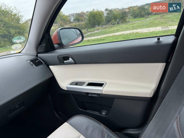 Оранжевый Вольво В50, объемом двигателя 1.6 л и пробегом 165 тыс. км за 8900 $, фото 16 на Automoto.ua