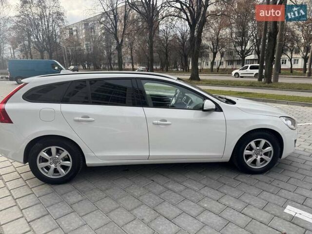 Білий Вольво B60, об'ємом двигуна 2.4 л та пробігом 200 тис. км за 10650 $, фото 9 на Automoto.ua