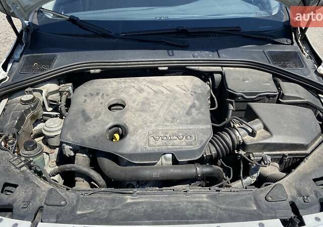 Білий Вольво B60, об'ємом двигуна 1.56 л та пробігом 254 тис. км за 7000 $, фото 30 на Automoto.ua