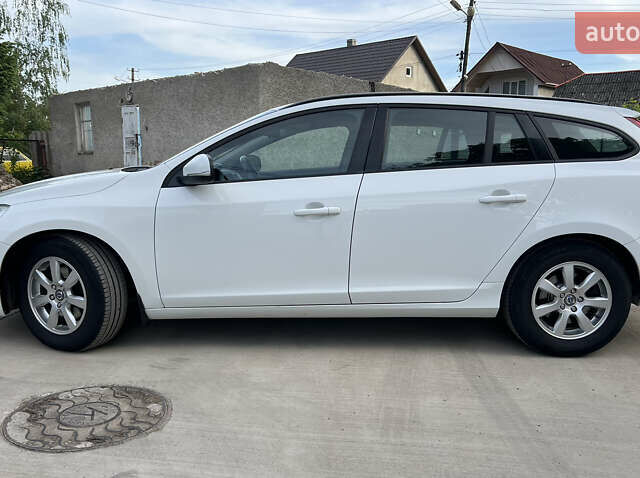 Белый Вольво B60, объемом двигателя 2 л и пробегом 302 тыс. км за 10200 $, фото 6 на Automoto.ua