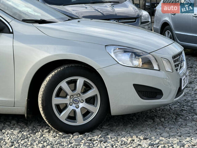 Білий Вольво B60, об'ємом двигуна 1.6 л та пробігом 218 тис. км за 10700 $, фото 15 на Automoto.ua