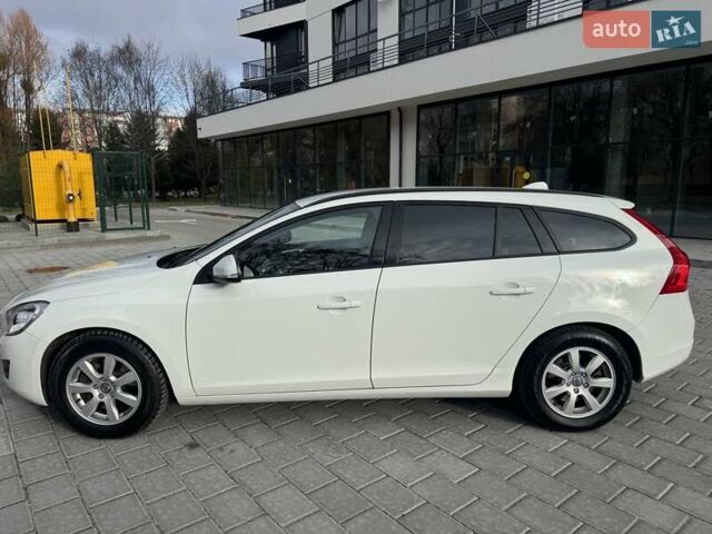 Білий Вольво B60, об'ємом двигуна 2.4 л та пробігом 200 тис. км за 10650 $, фото 3 на Automoto.ua