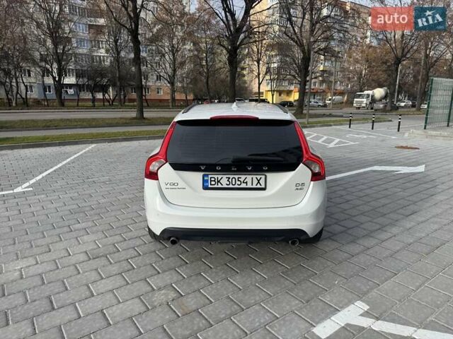 Білий Вольво B60, об'ємом двигуна 2.4 л та пробігом 200 тис. км за 10650 $, фото 2 на Automoto.ua