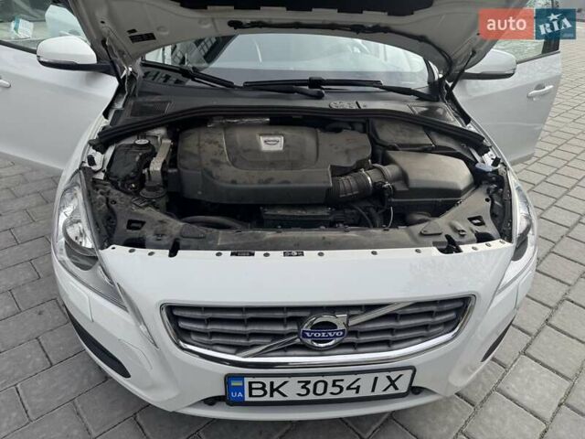 Білий Вольво B60, об'ємом двигуна 2.4 л та пробігом 200 тис. км за 10650 $, фото 26 на Automoto.ua