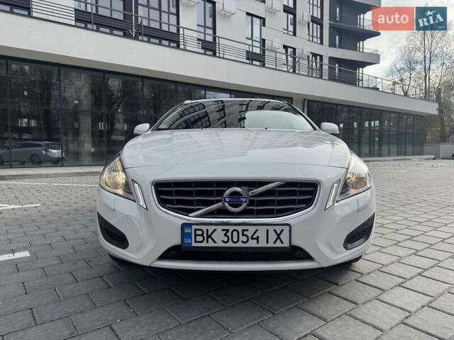 Білий Вольво B60, об'ємом двигуна 2.4 л та пробігом 200 тис. км за 10650 $, фото 14 на Automoto.ua