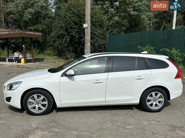 Білий Вольво B60, об'ємом двигуна 2 л та пробігом 302 тис. км за 9200 $, фото 1 на Automoto.ua