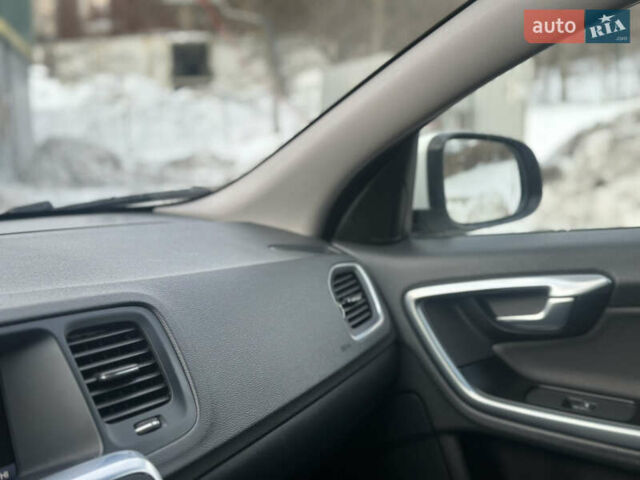 Белый Вольво B60, объемом двигателя 2.4 л и пробегом 203 тыс. км за 12699 $, фото 46 на Automoto.ua