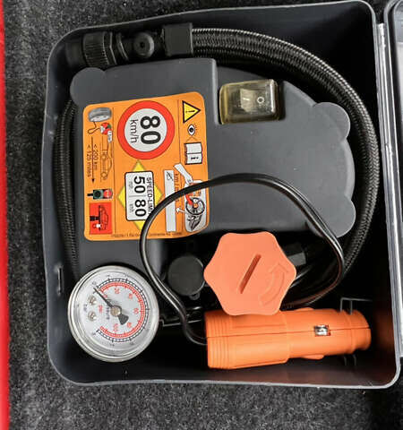 Белый Вольво B60, объемом двигателя 2.4 л и пробегом 203 тыс. км за 12600 $, фото 67 на Automoto.ua