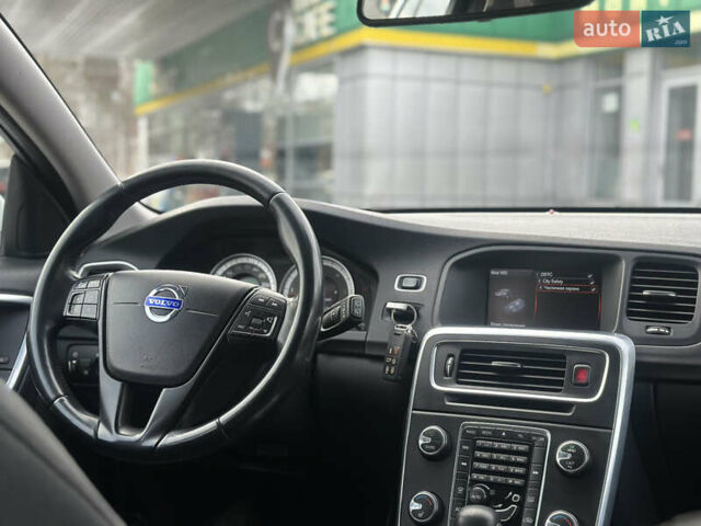 Белый Вольво B60, объемом двигателя 2.4 л и пробегом 203 тыс. км за 12699 $, фото 36 на Automoto.ua