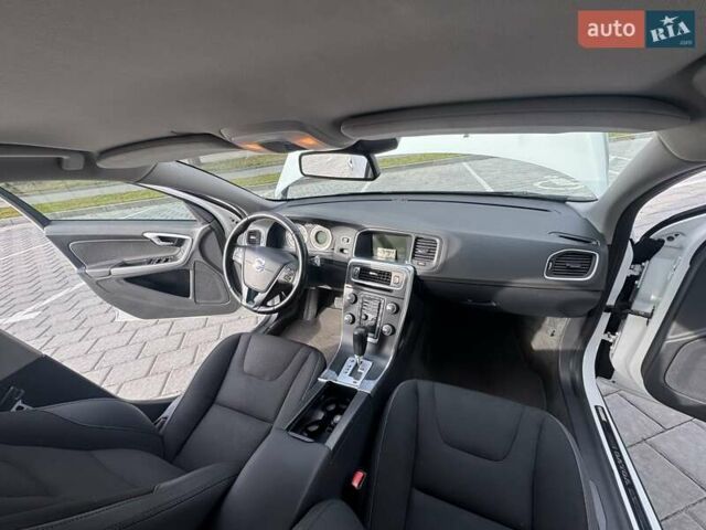 Білий Вольво B60, об'ємом двигуна 2.4 л та пробігом 200 тис. км за 10650 $, фото 41 на Automoto.ua