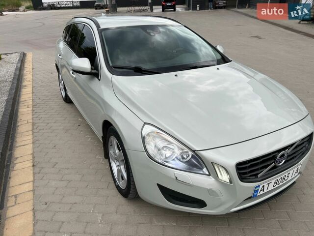 Белый Вольво B60, объемом двигателя 1.98 л и пробегом 390 тыс. км за 8740 $, фото 20 на Automoto.ua
