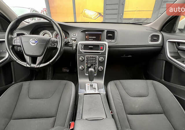 Белый Вольво B60, объемом двигателя 2.4 л и пробегом 203 тыс. км за 12600 $, фото 44 на Automoto.ua