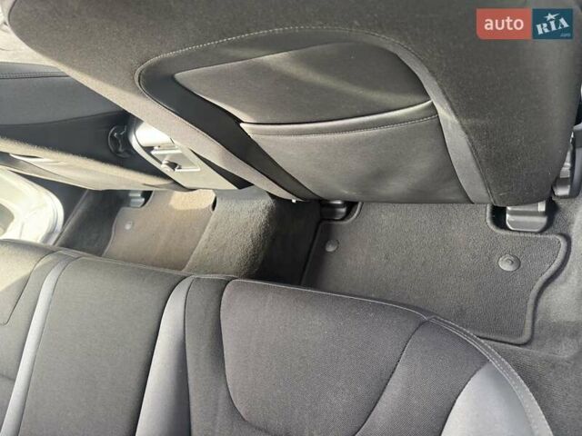 Білий Вольво B60, об'ємом двигуна 2.4 л та пробігом 200 тис. км за 10650 $, фото 43 на Automoto.ua