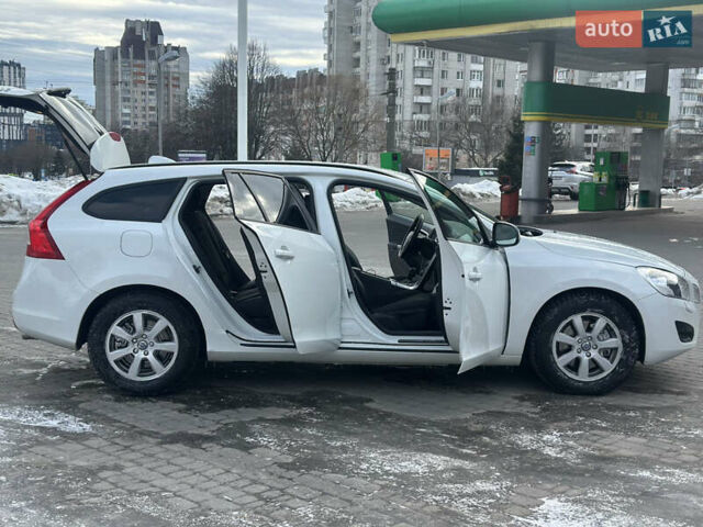 Белый Вольво B60, объемом двигателя 2.4 л и пробегом 203 тыс. км за 12699 $, фото 21 на Automoto.ua