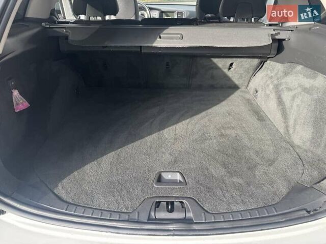 Білий Вольво B60, об'ємом двигуна 2.4 л та пробігом 200 тис. км за 10650 $, фото 37 на Automoto.ua